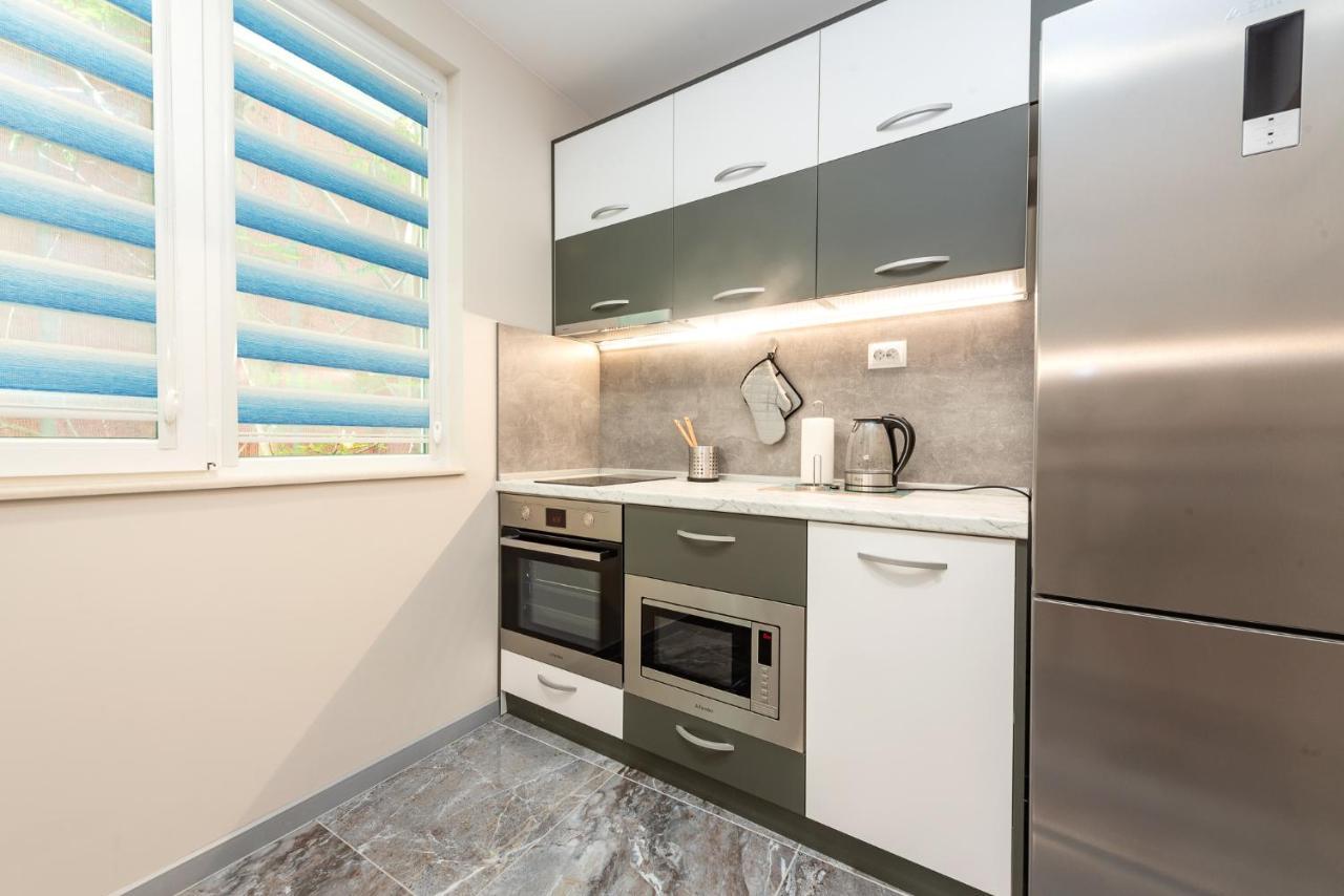 Downtown Apartment Burgas Bagian luar foto