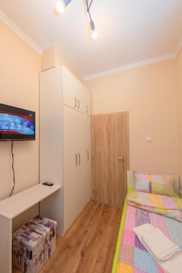 Downtown Apartment Burgas Bagian luar foto
