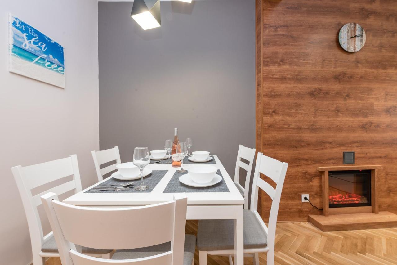 Downtown Apartment Burgas Bagian luar foto