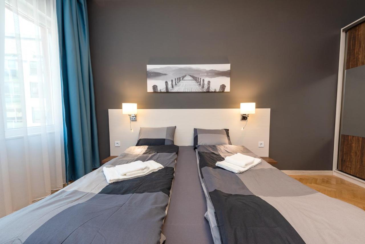 Downtown Apartment Burgas Bagian luar foto