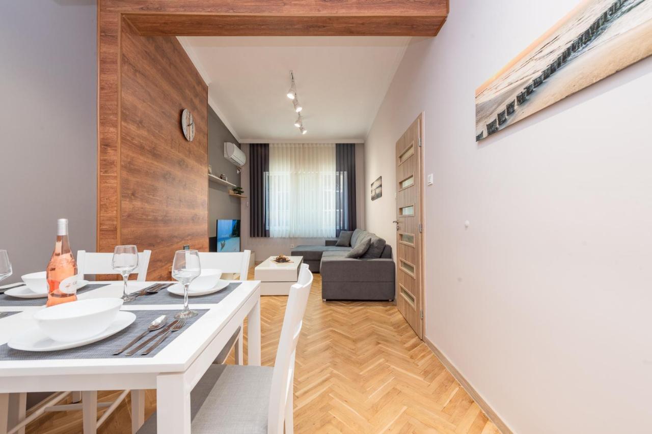 Downtown Apartment Burgas Bagian luar foto