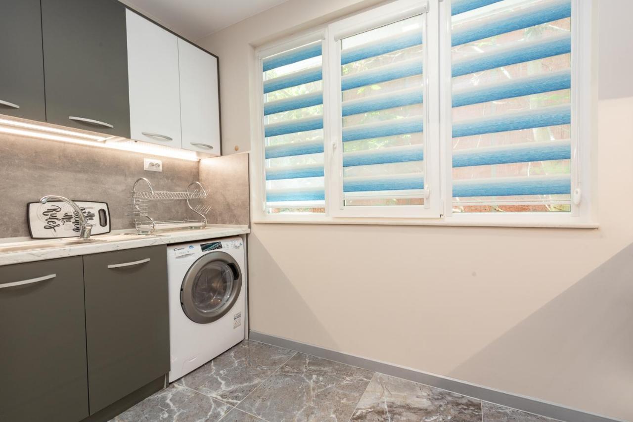Downtown Apartment Burgas Bagian luar foto