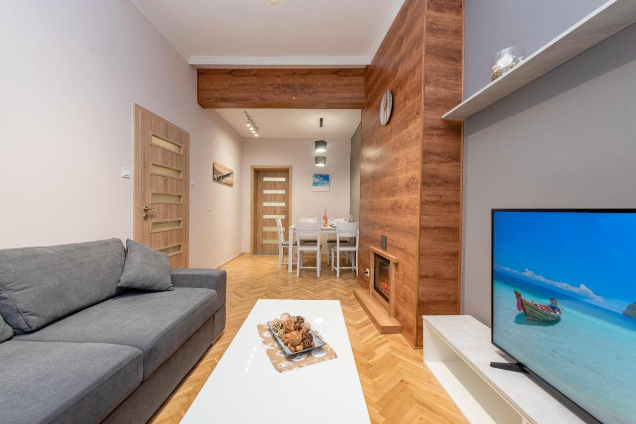 Downtown Apartment Burgas Bagian luar foto