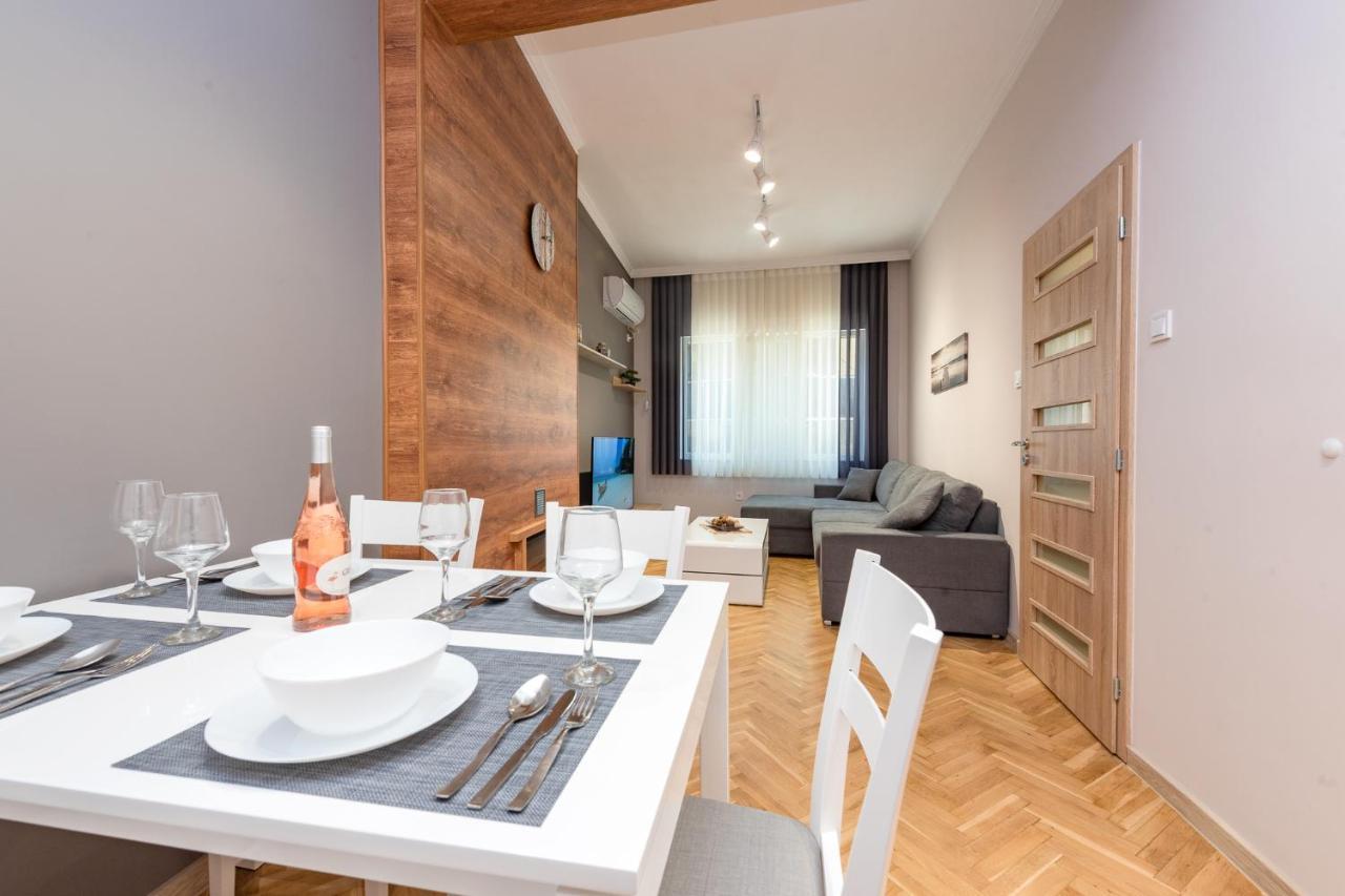 Downtown Apartment Burgas Bagian luar foto