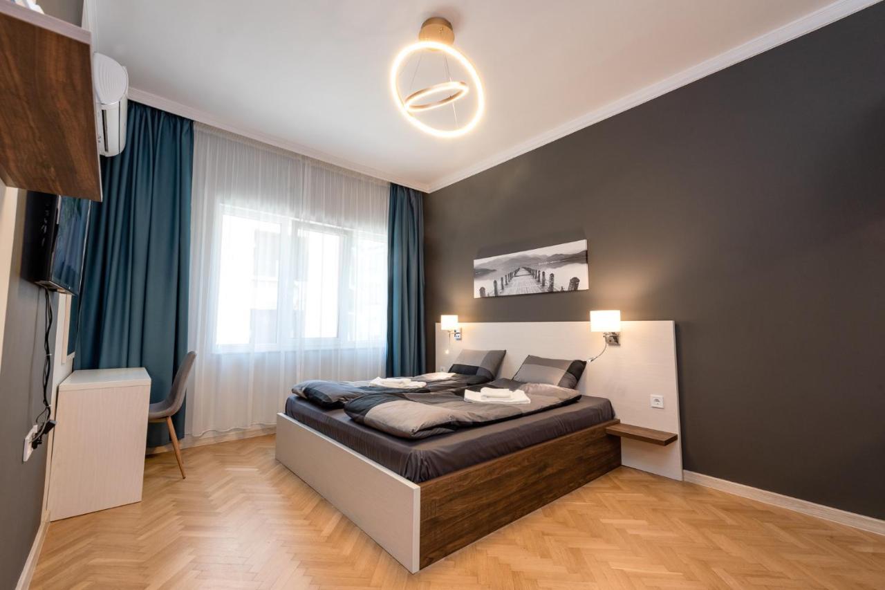 Downtown Apartment Burgas Bagian luar foto