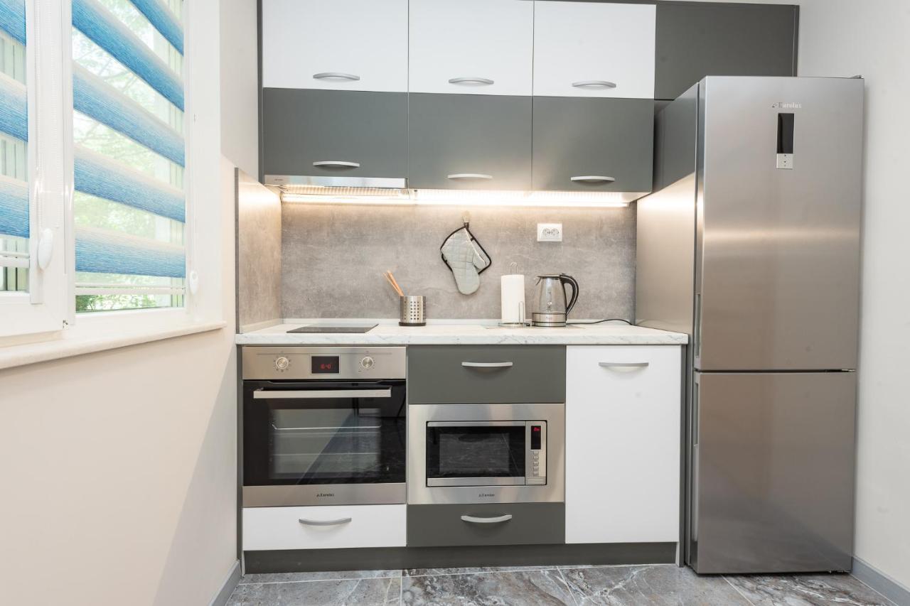 Downtown Apartment Burgas Bagian luar foto
